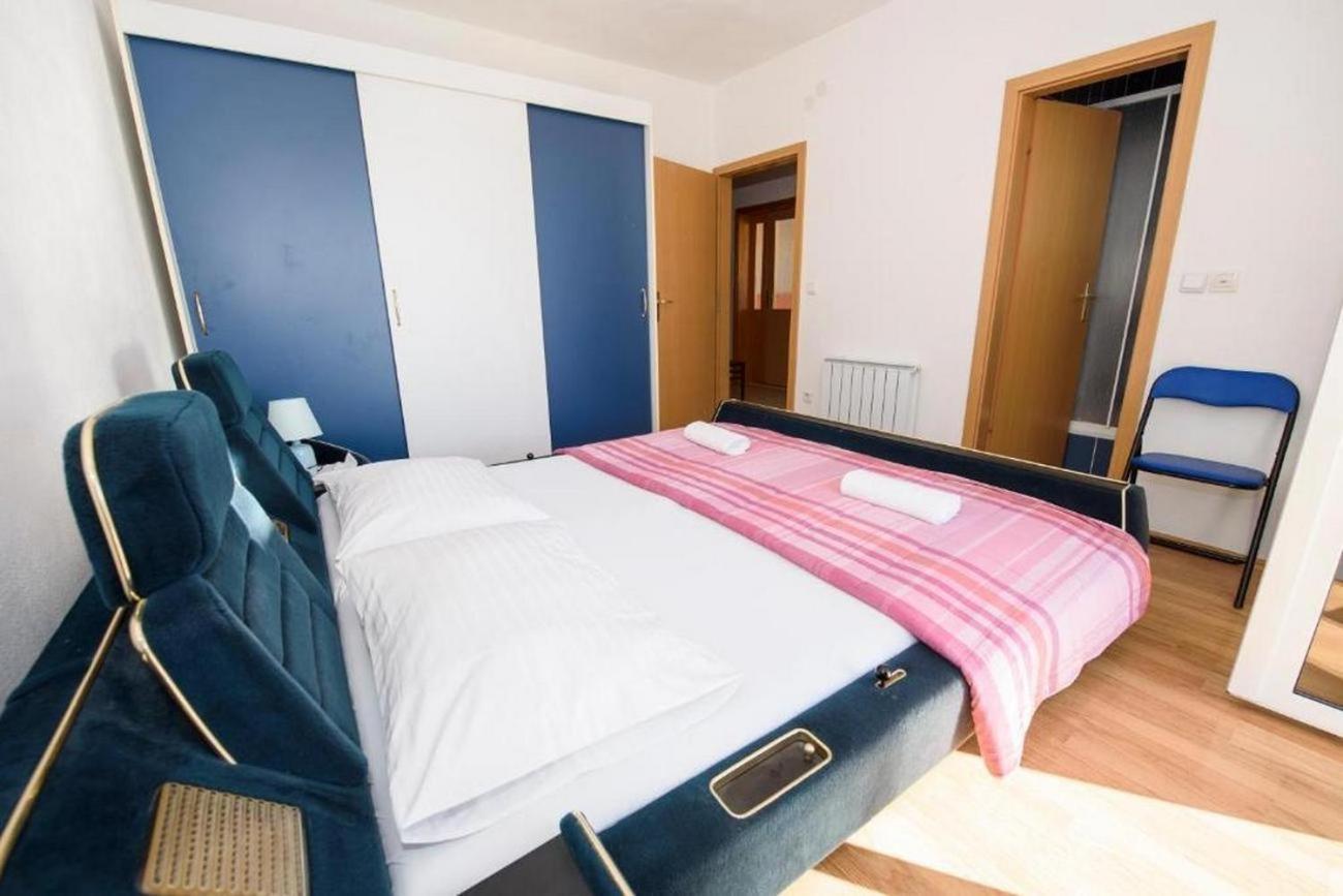 Apartments By The Sea Suhi Potok, Omis - 14555 جيسينتسي الغرفة الصورة