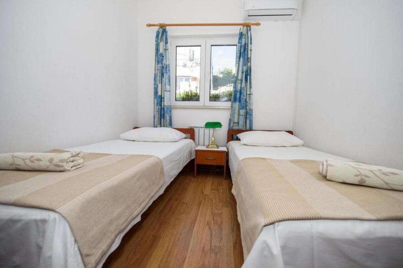 Apartments By The Sea Suhi Potok, Omis - 14555 جيسينتسي الغرفة الصورة